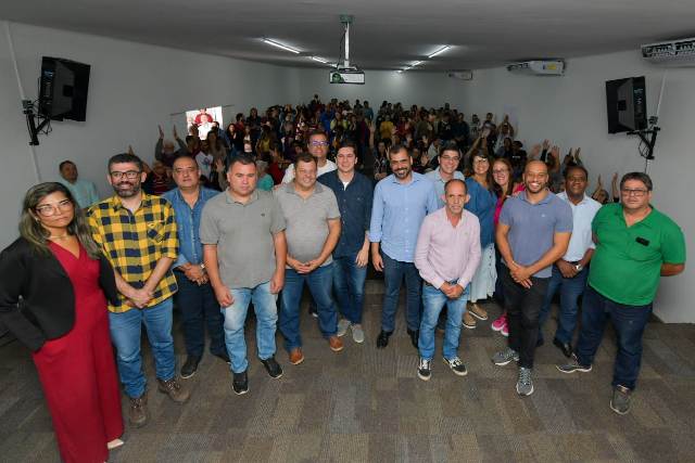 Sorteio das casas foi realizado no Teatro Fernanda Carneiro, em Areal
