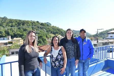 Cristiana (segunda da direita) com os irmãos Carlos, Patrícia e Luciana