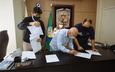 Secretário de Infraestrutura e Obras leva Programa Viver Melhor a Varre-Sai