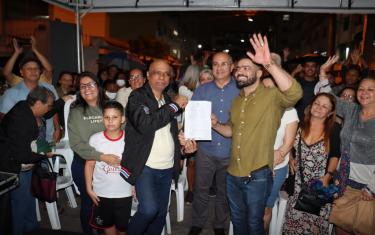 Secretário Rogério Brandi comemorou com os moradores