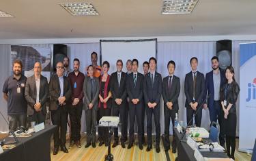 Servidor da Sehis José Beraldo (terceiro à esquerda) em intercâmbio com os japoneses