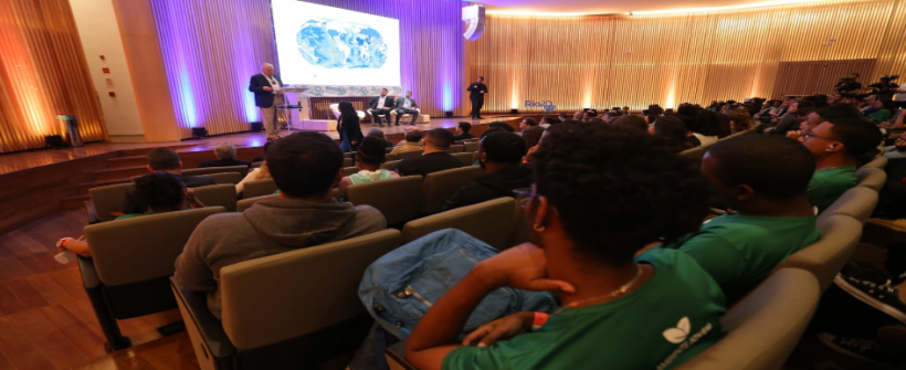 A semana do meio ambiente que foi realizada entre os dias 6 ao 10 , no Museu do Amanhã e AquaRio contou a presença da população metropolitana e diversas autoridades.