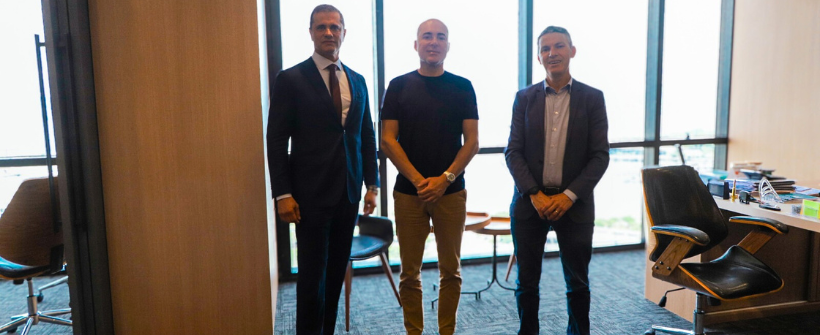 Presidente do IRM, Davi Perini Vermelho, ao lado do diretor Franquis Dias e de Gilson Santos, presidente do FNEM e da AMEP