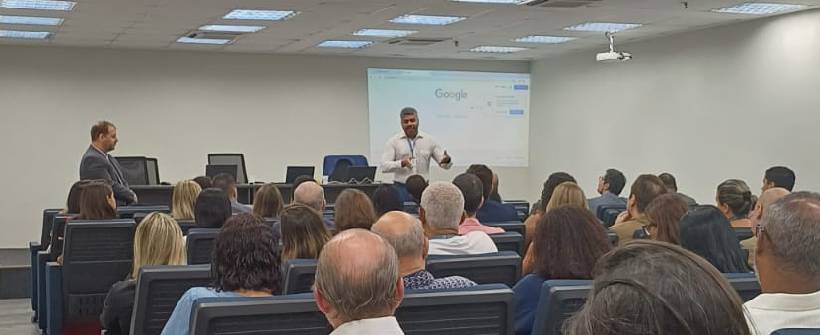 auditório da Seplag com pessoas sentadas