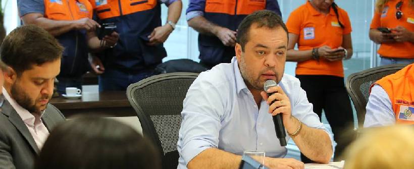 governador em reunião