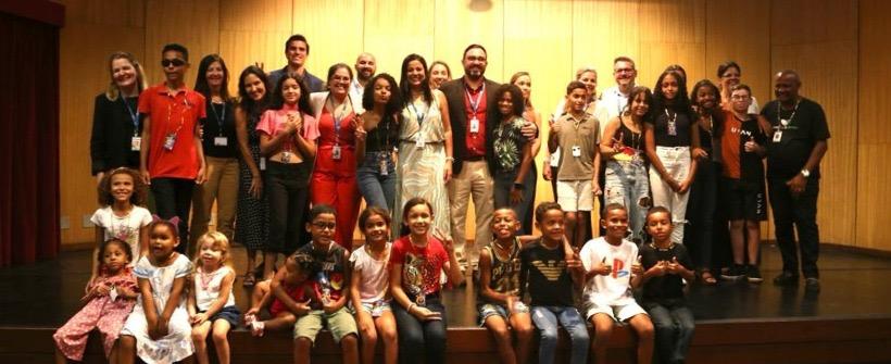 Servidores e crianças ABEMA