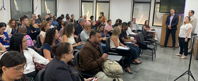 Curso de atualização de agentes de contratação