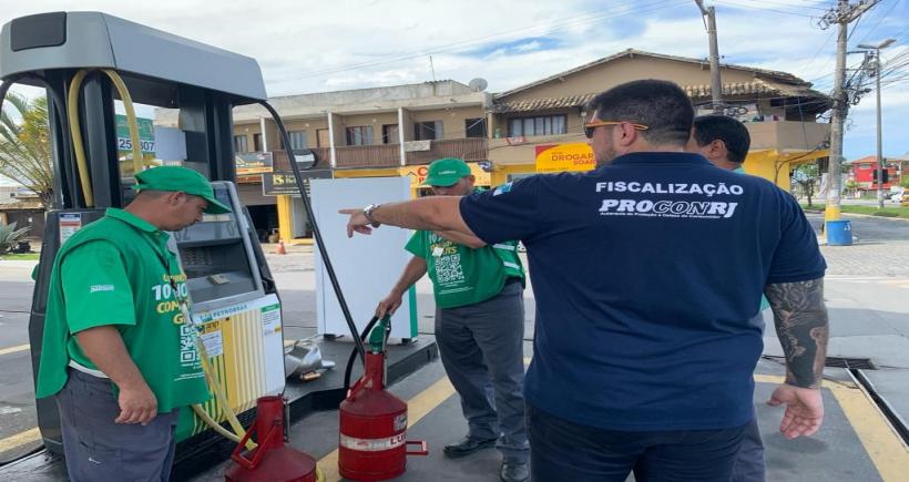 Procon-RJ autua postos de combustíveis em municípios do Norte Fluminense