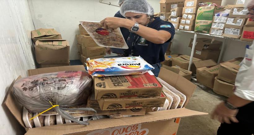 Operação apreende mais de duas toneladas de produtos impróprios para consumo em Angra dos Reis