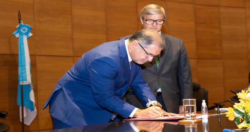 Procon-RJ e Tribunal de Justiça do RJ realizam seminário sobre superendividamento e assinam acordo