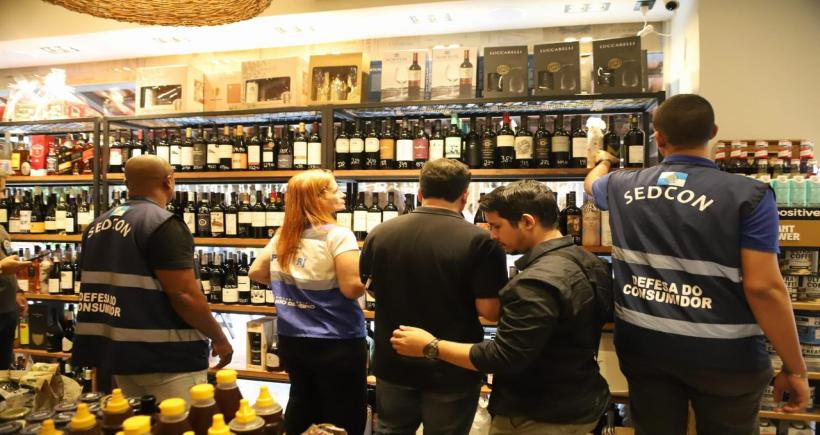 SEDCON, PROCON-RJ e Polícia Civil encontram mais de 35L de vinhos importados de maneira irregular