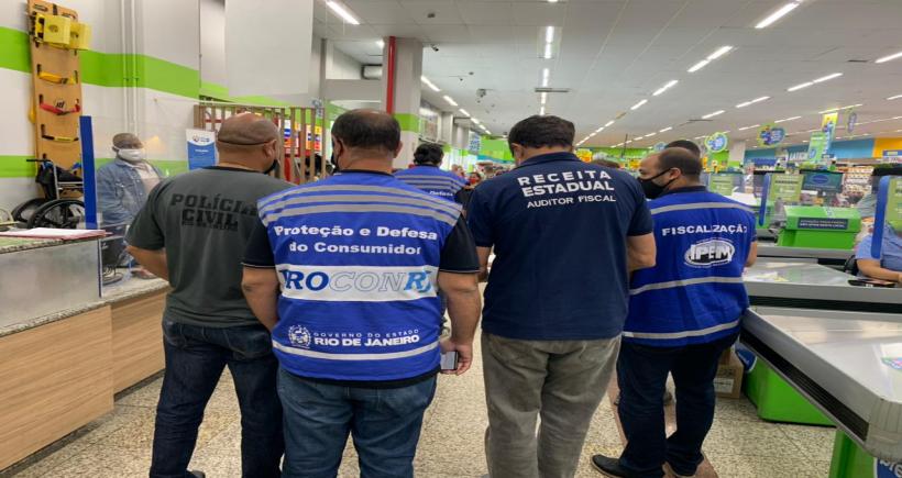 Procon-RJ descarta cerca de 230 kg de alimentos impróprios para o consumo em supermercados