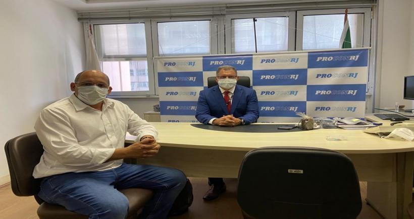 Procon-RJ recebe o prefeito de Arraial do Cabo