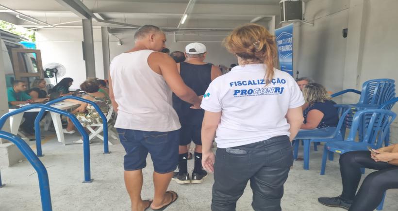 Procon-RJ busca soluções urgentes para consumidores afetados pela falta de energia na Ilha