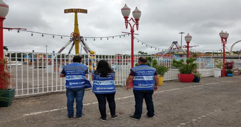 Procon-RJ realiza ação de orientação em circos, parques, boliche e pista de patinação