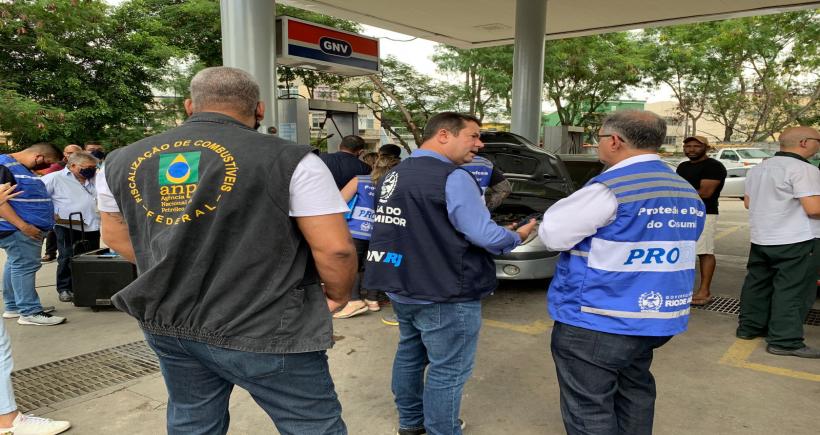 Procon-RJ realiza operação em postos que comercializam GNV