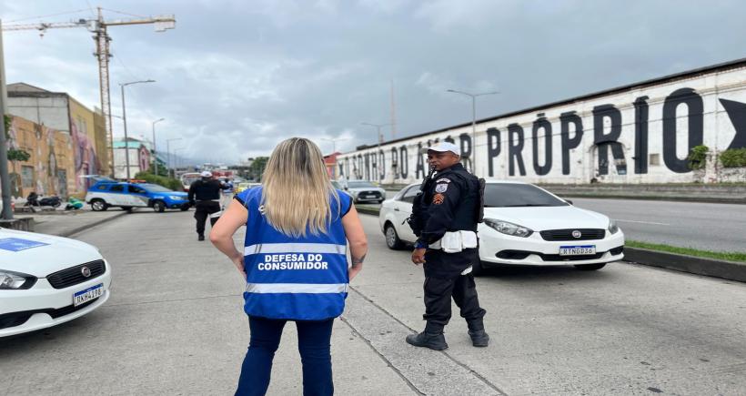 Ação integrada para impedir cobrança ilegal de taxa de ar condicionado em carros de aplicativos