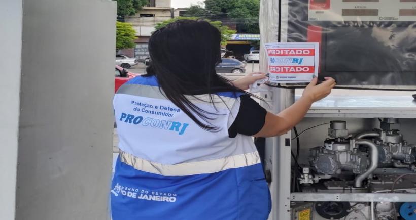 Operação conjunta da ANP, DDSD e Procon-RJ interdita bomba e tanque de combustível de posto da Zona Oeste
