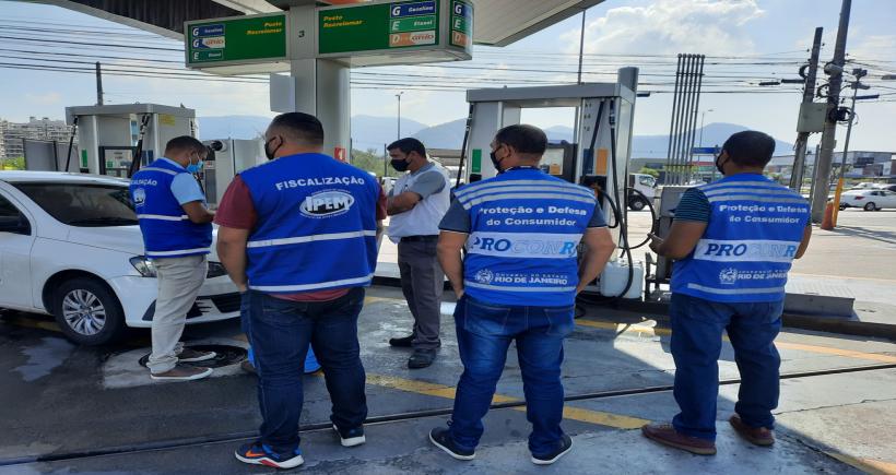 Operação Conjunta do Procon-RJ, IPEM, DDSD e INMETRO lacra todas as bombas de combustíveis de Posto