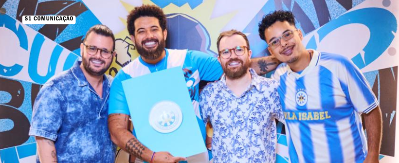 Mulambö leva pintura ao vivo à Sapucaí em homenagem ao legado de Heitor dos Prazeres pela Unidos de Vila Isabel