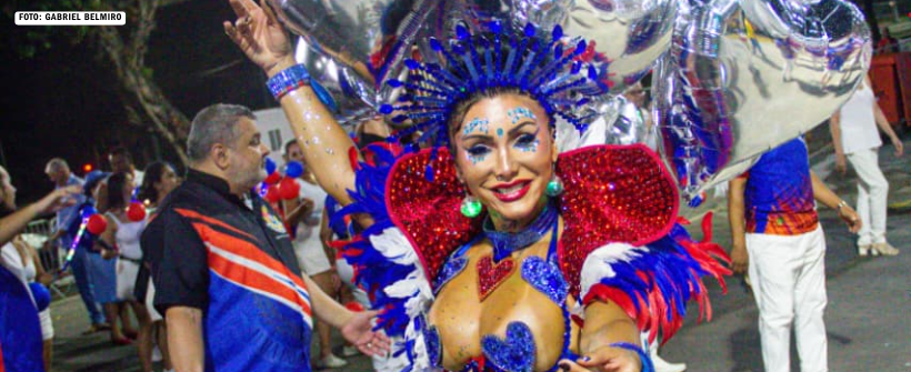 Amanda Fernandes surge com fantasia de balões na Marquês de Sapucaí em ensaio da União da Ilha