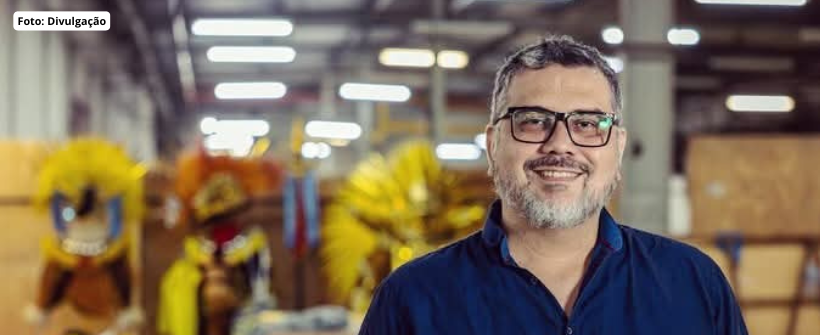 Carnavalesco Jack Vasconcelos deixa o Paraíso do Tuiuti. O G.R.E.S. Paraíso do Tuiuti através de suas redes sociais anunciou a saída do Carnavalesco Jack Vasconcelos. Segundo, o comunicado da Escola foram desfiles marcados por criatividade, identidade e emoção. A agremiação no próximo Carnaval vai desfilar pelo Grupo Especial na Passarela do Samba. Foto: Divulgação