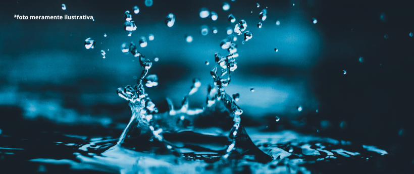 Vazamento de água interdita calha do BRT na Taquara