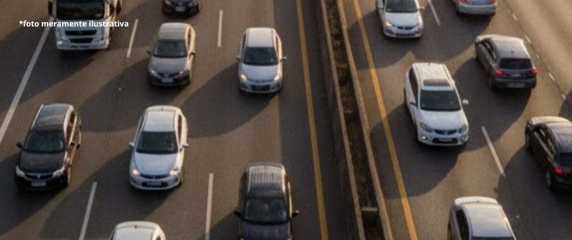 Carreta bloqueia Rodoanel Mario Covas e causa grande congestionamento