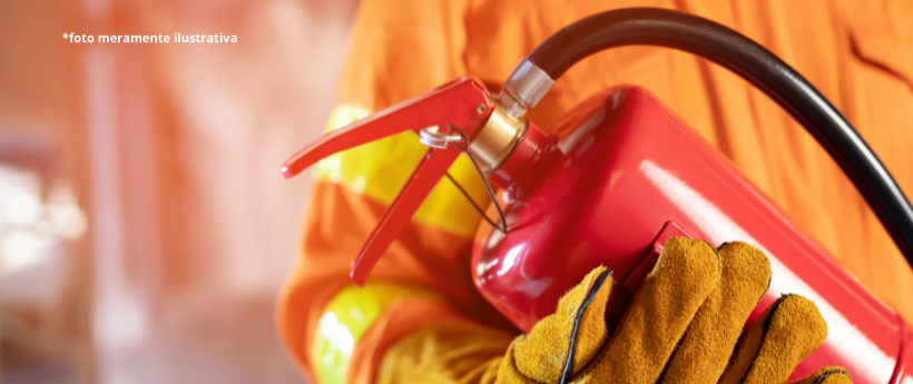 Viaduto dos Marinheiros é liberado após incêndio em ônibus