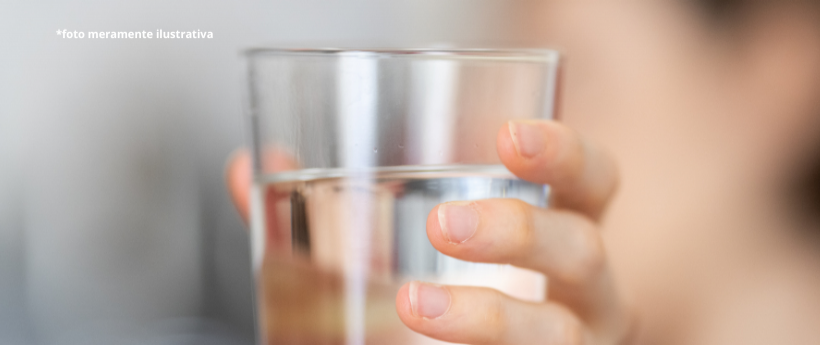 Cedae distribui água em pontos de grande circulação no Rio