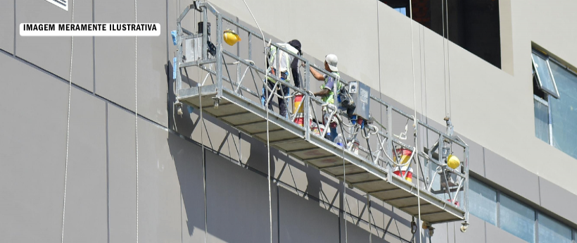 Trabalhador é resgatado após acidente com andaime na Barra