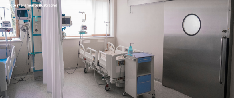 Após Nove Meses Internado, Piloto da Polícia Civil Recebe Alta Médica  O piloto de helicóptero da Polícia Civil baleado durante uma operação na Vila Aliança, em Bangu, recebeu alta médica na tarde desta segunda-feira. Felipe Marques Monteiro, de 45 anos, foi baleado em março e passou nove meses internado no Hospital São Lucas.  Segundo o gerente da Clínica Médica do Hospital São Lucas Copacabana, Renato Ribeiro, o paciente permaneceu por mais de sete meses sob cuidados intensivos, passou por diversas neuroc