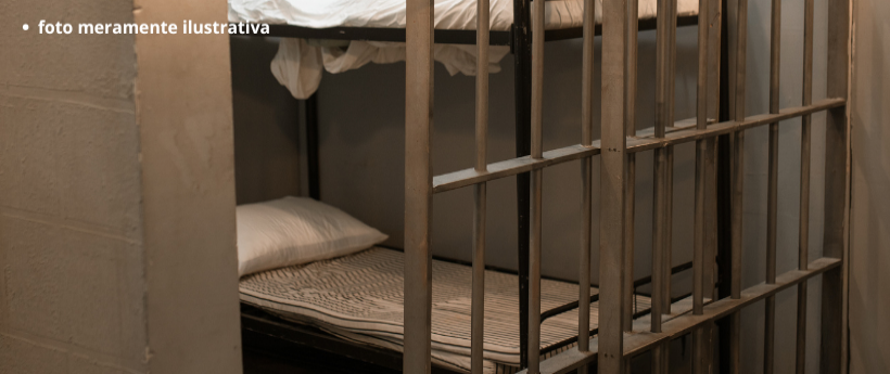 PM Estoura Paiol da Milícia e Prende 14 Homens em Jacarepaguá