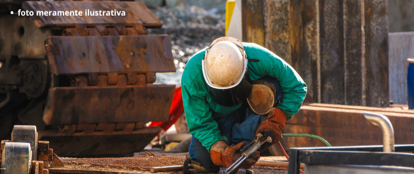 As obras do MUVI, executadas pelo Governo do Estado, em parceria com a Prefeitura de São Gonçalo, já alcançaram 63% de conclusão. O maior projeto de mobilidade urbana da história do município implantará um corredor viário expresso que ligará Guaxindiba a Neves. O MUVI contempla a construção de novas vias, drenagem, calçadas acessíveis, arborização urbana e uma ciclovia de 18 quilômetros de extensão, dos quais 8,2 quilômetros já foram entregues.