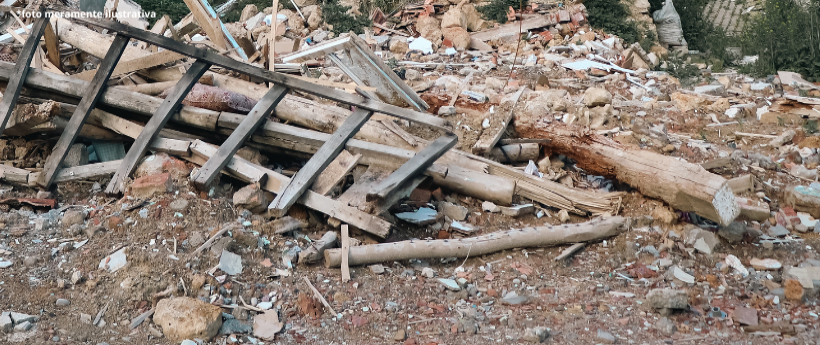 Sobrado desaba no Centro do Rio, deixando um morto e ferido