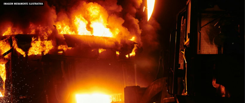 Incêndio em galpão em Ramos