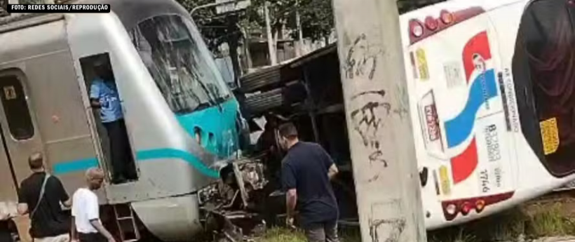Ônibus colide com trem da SuperVia em Costa Barros e afeta circulação no ramal Belford Roxo