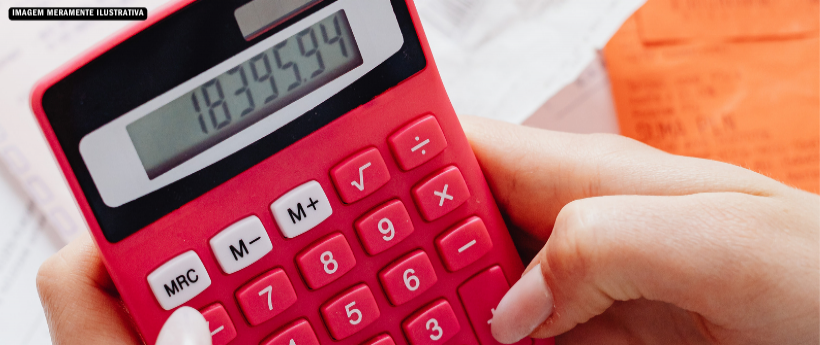 Endividamento das famílias brasileiras bate recorde em março, aponta CNC