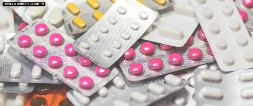 PRF apreende medicamentos irregulares em ônibus na BR-101, em Casimiro de Abreu