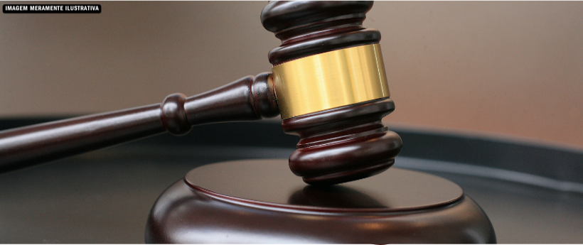 Monique Medeiros se entrega à polícia após nova ordem de prisão do STF