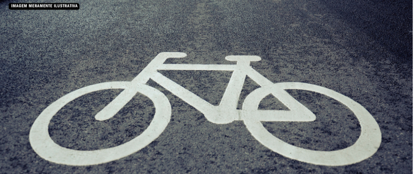 Ciclista morre atropelado por caminhão no Jacarezinho, Zona Norte do Rio