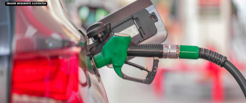 Petrobras anuncia reajuste no preço da gasolina com aumento efetivo de R$ 0,04 por litro