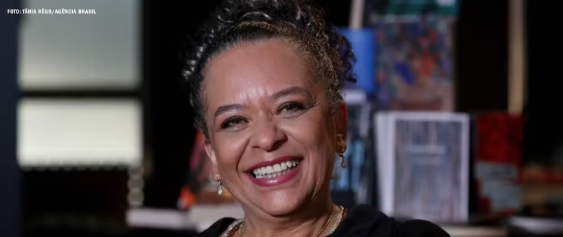 Ana Maria Gonçalves É Primeira Mulher Negra Eleita para a ABL