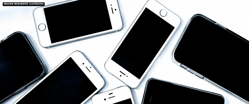 Receita Federal apreende nove celulares no Galeão