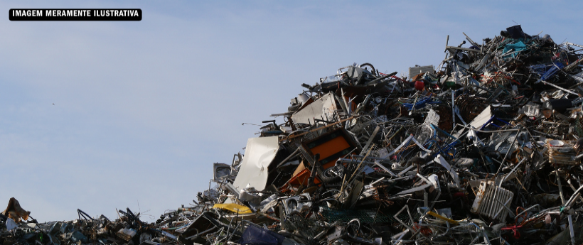 O Governo do Estado desativou um aterro sanitário irregular em Duque de Caxias, na Baixada Fluminense.