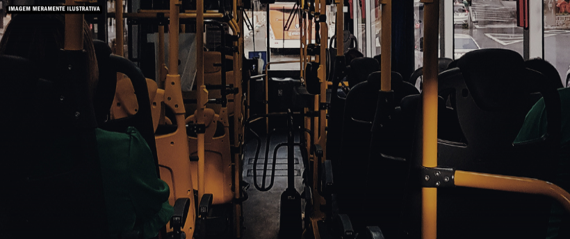 Colisão entre dois ônibus deixa 15 pessoas feridas