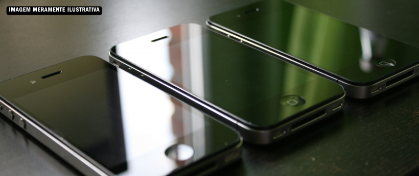 Polícia prende dupla com 18 celulares roubados em operação na Zona Oeste