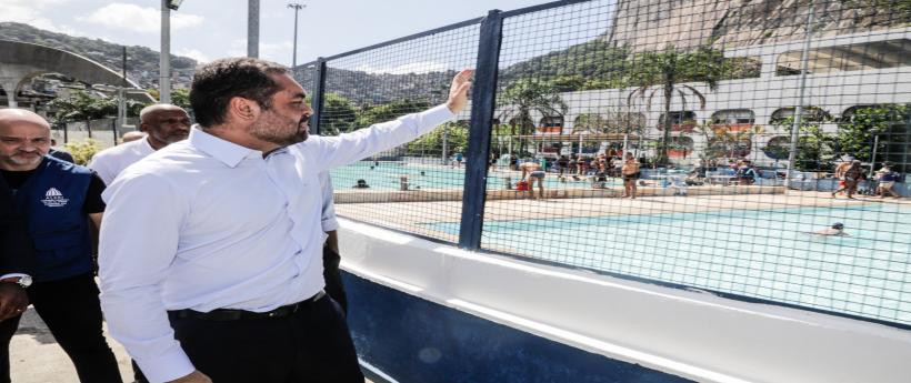 Governador Cláudio Castro anuncia instalação de maternidade na Rocinha até o fim do ano