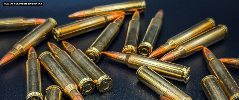 Polícia apreende fuzis e granadas em operação no Complexo da Maré