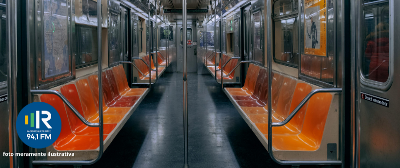 MetrôRio recebe pontos de atendimento da Águas do Rio O MetrôRio passou a contar com 12 pontos de atendimento móvel da Águas do Rio, oferecendo serviços como emissão de segunda via de conta, pagamento com cartão, negociação de débitos e esclarecimento de dúvidas. Os totens foram instalados nas estações Pavuna, Irajá, Del Castilho, Maracanã, Central do Brasil/Centro, Uruguaiana/Centro, Carioca/Centro, Botafogo, Siqueira Campos/Copacabana, General Osório/Ipanema, São Conrado e Jardim Oceânico/Barra da Tijuca.